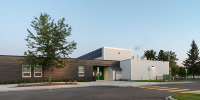Caernarvon Elementary School exterior entrance