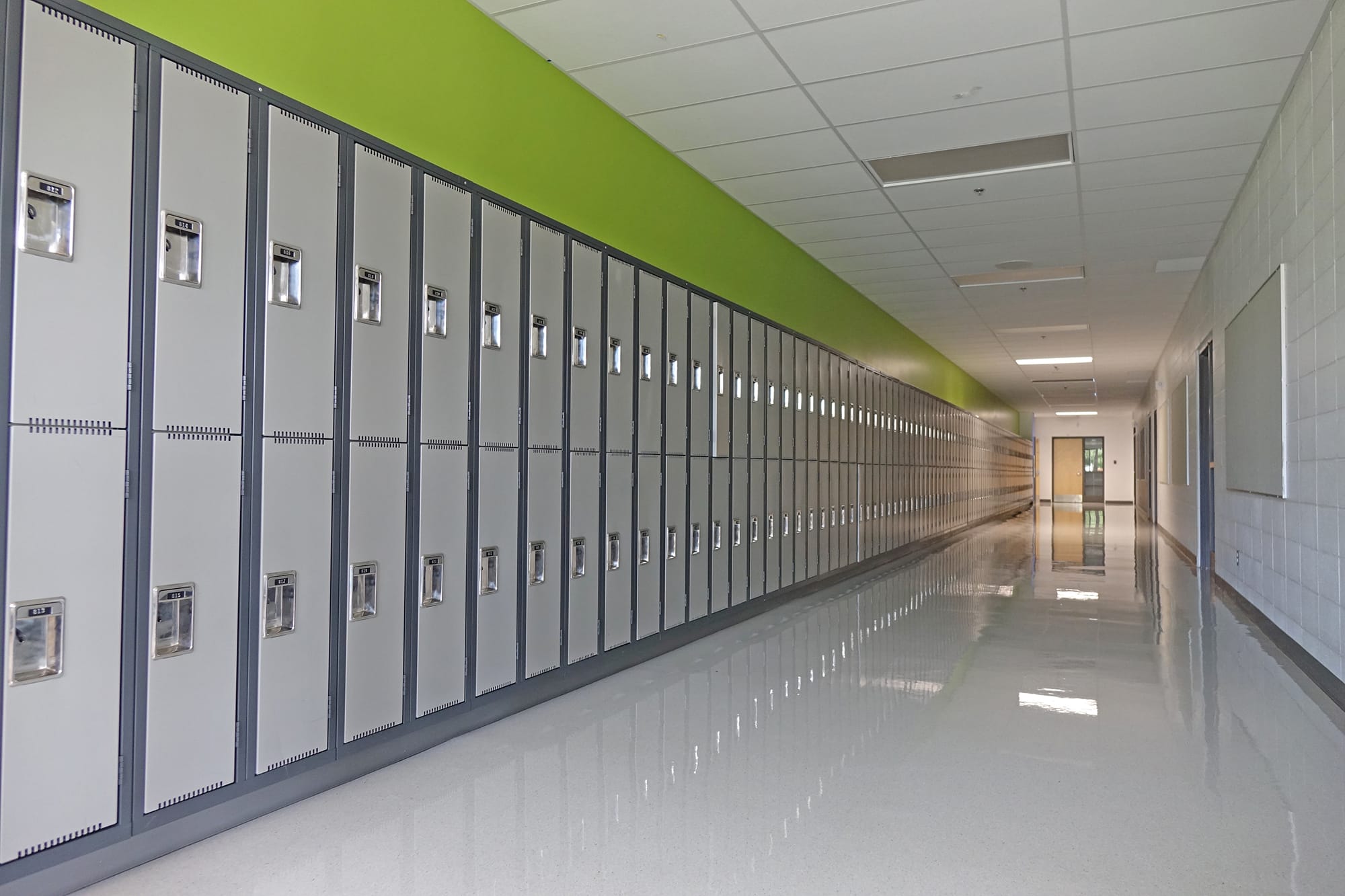 École Montrose Junior High School interior hallway and lockers