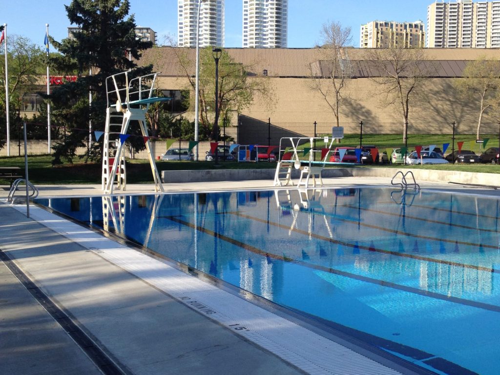 kinsmen outdoor pool